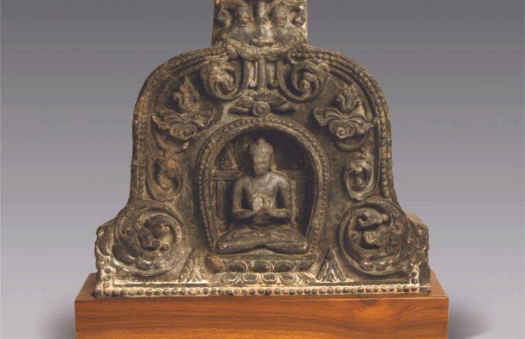 Exquisite Treasures Await at Todywalla Auctions: A Celebration of Classic Indian Art 8 Photo: An early Pala carved black stone architectural relief (credit : Todywalla auctions)